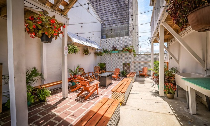 Carolina Beach Hotel | Inviting Oceanfront Stay at Dry Dock Inn with Pool Access