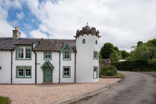 Melrose House | Pet-Friendly Retreat at Dryburgh Stirling One - 10/10 Rated
