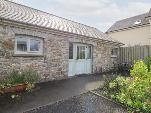 Pentrefelin House | Charming Dryslwyn Cottage: Pet-Friendly Getaway 9.3/10