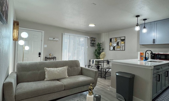 Park Central Apartment | DT Dallas - Cozy 1BD - NorthPark & Galleria