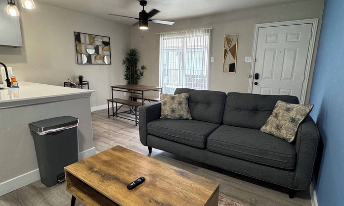 Park Central Apartment | DT Dallas Luxe Abode 1BD Apt