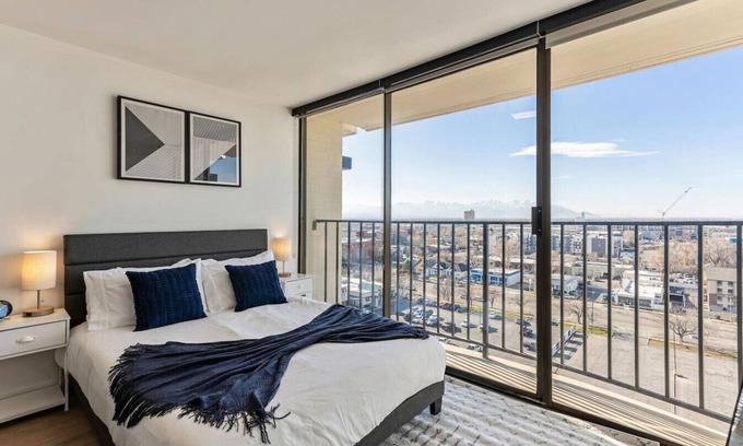 Downtown Salt Lake City Apartment | DT Studio | Gym | Pool Table | 11th Floor |Parking