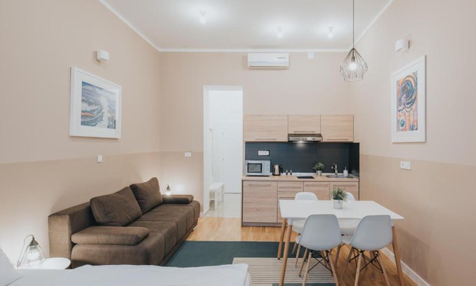 Zagreb House | Budget-Friendly DTA Zagreb with a 9/10 Guest Rating