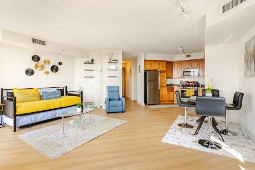 Downtown House | Modern 2BR Suite with Ocean View, Pool & Gym Access