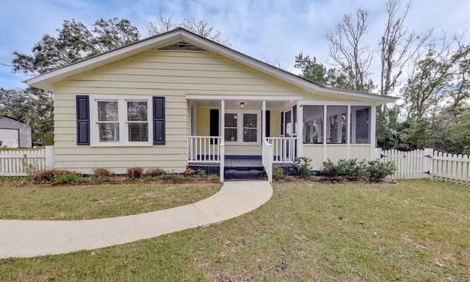 St. Marys House | Pet-Friendly Dtwn St Marys Home Steps from Waterfront