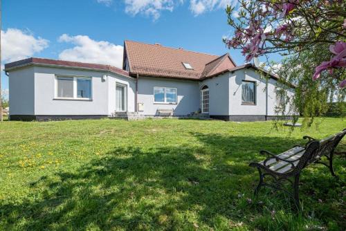 Pinczyn House | Discover a Beautiful Home with Oceanfront Views in Kociewiu