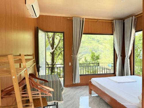 Yen Minh House | Relaxing Du Gia NaLien View Homestay with Pet-Friendly Perks