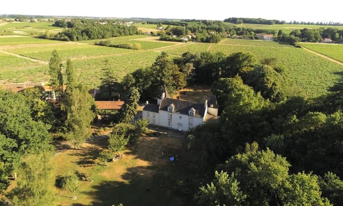 La Bernardiere House | Family-Friendly Escape at Du Vignoble à l'Atlantique