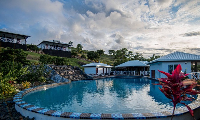 Volivoli Hotel | Relax at Dua Dua Beach Resort: Family-Friendly & Poolside Fun