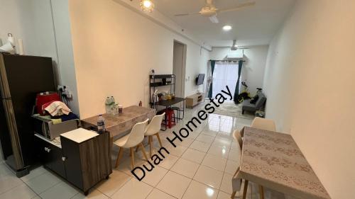 Kampung Rawa Apartment | Experience Duan Homestay: Oceanfront Pool & High Ratings