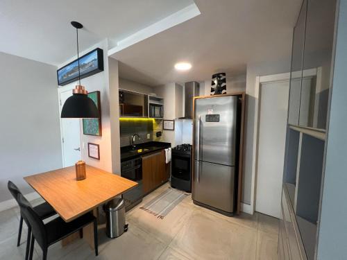 Leblon Apartment | Experience Duas Suítes with Oceanfront Views & Cristo Redentor
