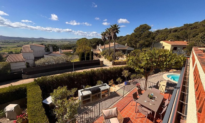 La Torre Vella House | Top-Rated Retreat in Dublin 2 - L'Estartit, Torre Vella