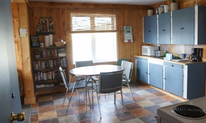Timiskaming District House | Dublin Bay Lodge - Larder Lake