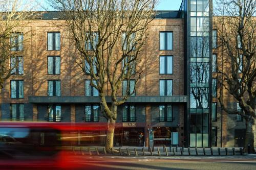 Dublin Hotel | Discover Dublin One: Family-Friendly with Complimentary Breakfast
