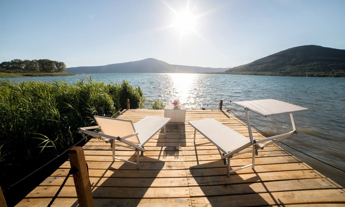 Caprarola Cottage | Beachfront Duck Cottage: Oceanview Retreat with Spa & Kitchen