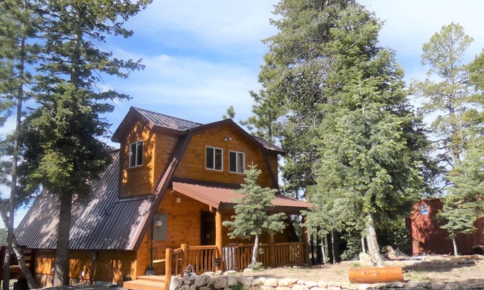 Meadow View Heights Cabin | Family and Pet Friendly Cabin with Spectacular Views
