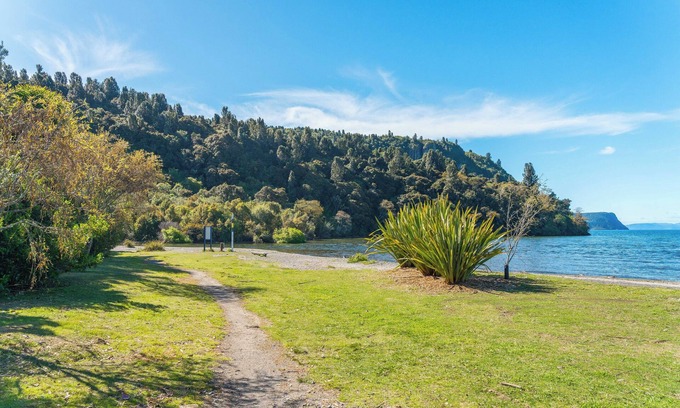 Kuratau House | Duck Inn - Lake Taupo Holiday Home