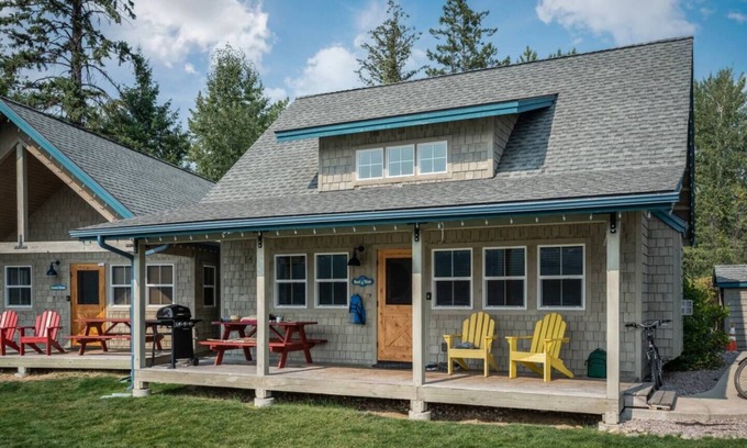 Dover Bay House | Lakefront 2 Bedroom Beach Bungalow - Guest Rated 10/10