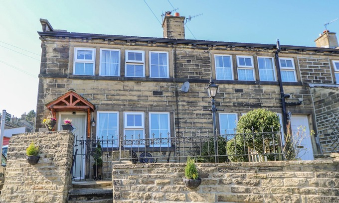 Haworth Cottage | Charming DUCKING WELL COTTAGE: Cozy Retreat in Haworth