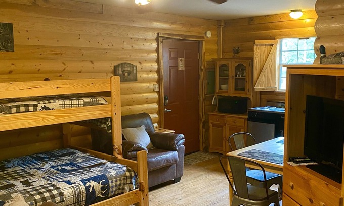 Mena Cabin | Ocean View Retreat at Ducks Unlimited - 10/10 Guest Rated