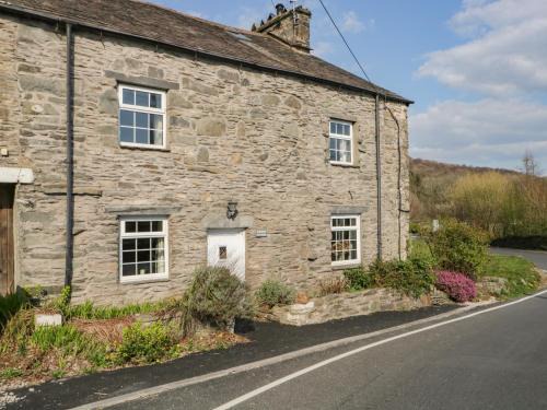 Duddon Valley House | Charming Duddon Cottage: 4-Star Stay with Pet-Friendly Comfort