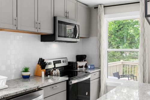 Birmingham House | Dugan Ave Both
