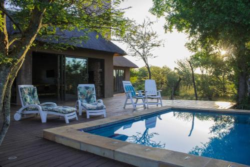 Leeupoort Villa | Duiker Lodge: Oceanfront Retreat with Spa & Pool Access