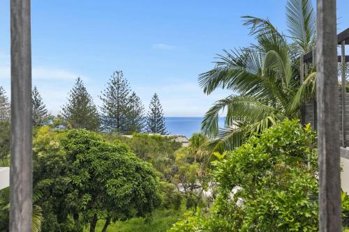 Sunshine Beach House | Convenient Beach Living at Duke St with Ocean Views