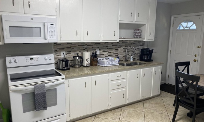 Durham Apartment | Prime Location Near Duke University & NC Central with Pool