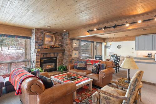 Steamboat Springs Apartment | Unforgettable Stay at Dulany 104 with Hot Tub & Family Friendly