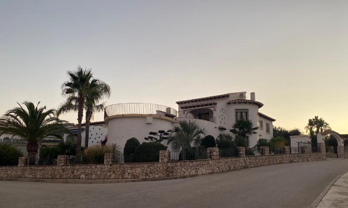 Monte Pego Villa | Discover Dulce Carlota: Pet-Friendly Oceanfront Retreat