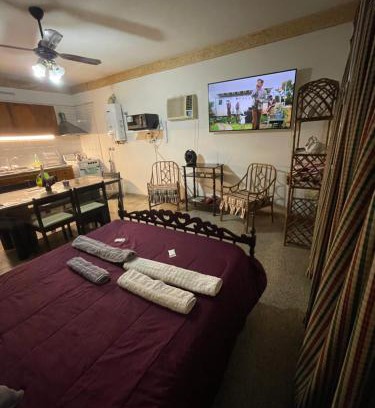 La Banda Apartment | Welcoming Dulce hogar with Breakfast & Child-Friendly Features