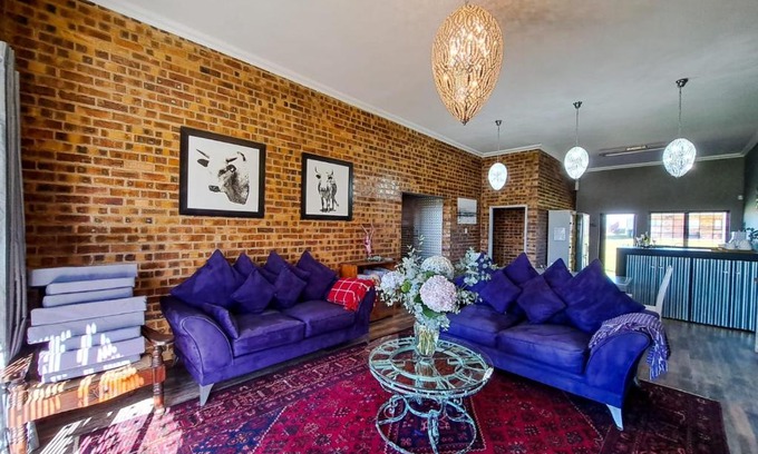 Emakhazeni Apartment | Top-Rated Dullstroom Manor Game & Trout Lodge Experience