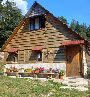 Kolasin Municipality Cabin | Pet-Friendly Retreat at Dulović - KATUN POTOCI, Rated 10/10