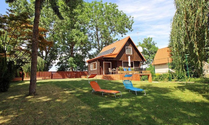 Mosonmagyarovar House | Discover Dunaparti Ház: Oceanfront Bliss Awaits You