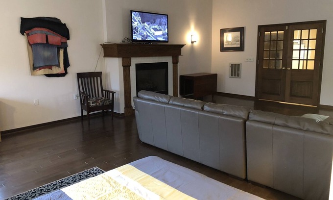 Baldwinsville Apartment | Experience Dunbar Island Loft with Canal Views & Spa Amenities