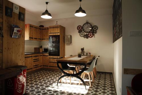 Szentendrei Apartment | Experience Dundee's Point: Oceanfront Bliss & Top-Rated Stays