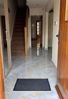Hanham Apartment | Discover Dundridge Home: Urban Living with Eco Amenities