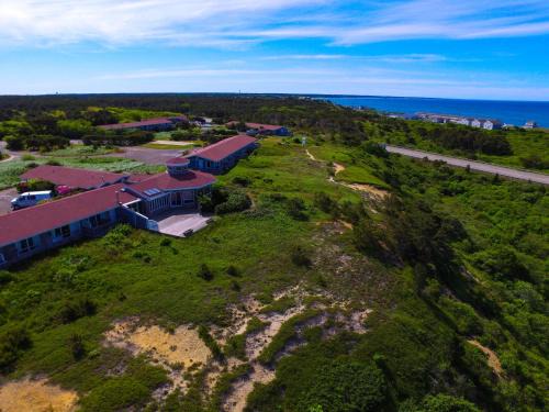 North Truro Hotel | Discover Dune Crest Hotel: Pet-Friendly with Pool Access