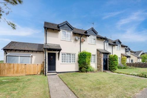 Instow House | Pet-Friendly Retreat at Dune View Instow for Families