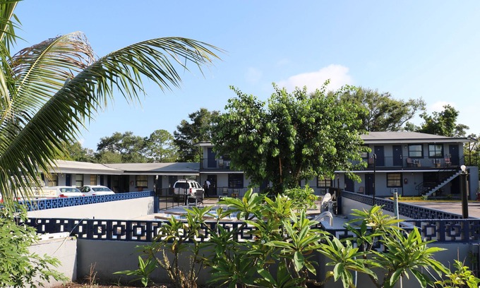 Dunedin Hotel | Dunedin Cove Motel