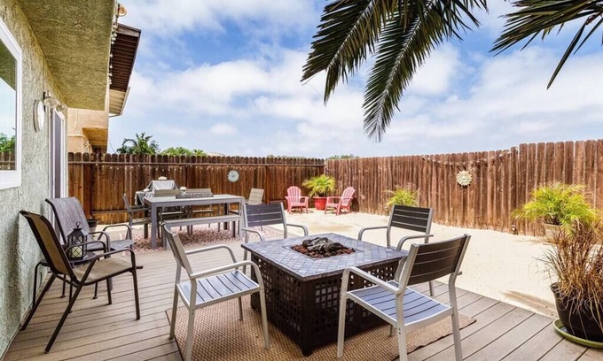 Oxnard Dunes House | Dunes Hideaway: Steps to Beach with Ocean View & Yard