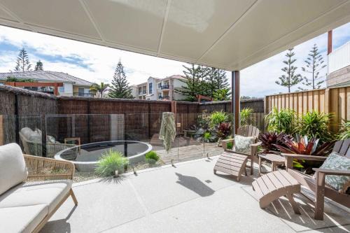 Yamba House | Dunes on Pippi - Oceanstays - Plunge Pool