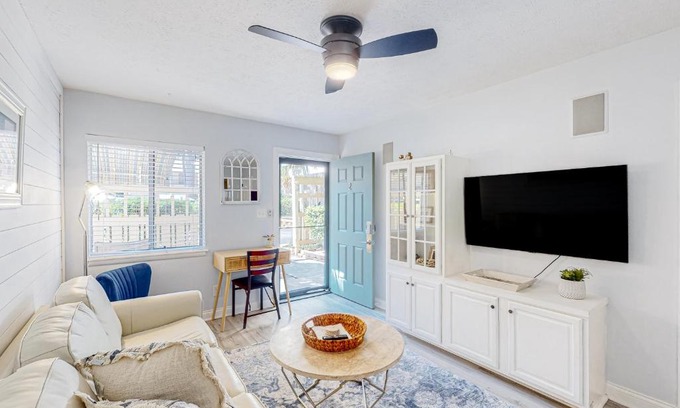 Hilton Head Villa | Discover Dunes Villas D2: Family-Friendly with Pool Access