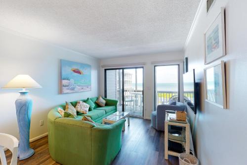 Atlantic Beach Apartment | Family-Friendly Retreat at Dunescape Villas V with Pool