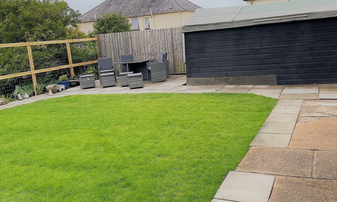 St. Andrews House | Dog-Friendly Dunfleein Home Near St Andrews' Heart
