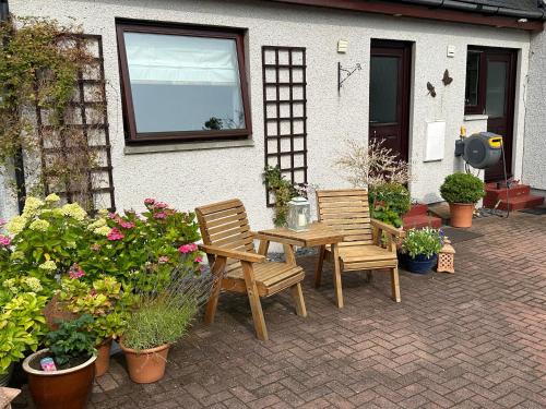 South Galson Bed & Breakfast | Discover Dunhallin House: 4-Star Gem with Breakfast