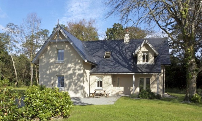 Kenmare Apartment | Discover Dunkerron Woods: Family-Friendly Retreat with Kitchen
