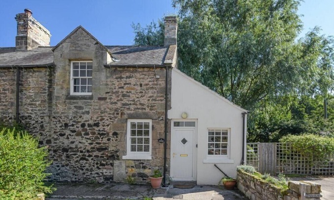 Waren Mill Cottage | Pet-Friendly Dunlin Cottage: Ideal Country Retreat in Bamburgh