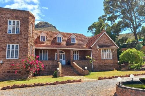 Bergrivier Apartment | Experience Relaxation at Dunn's Castle with Poolside Bliss